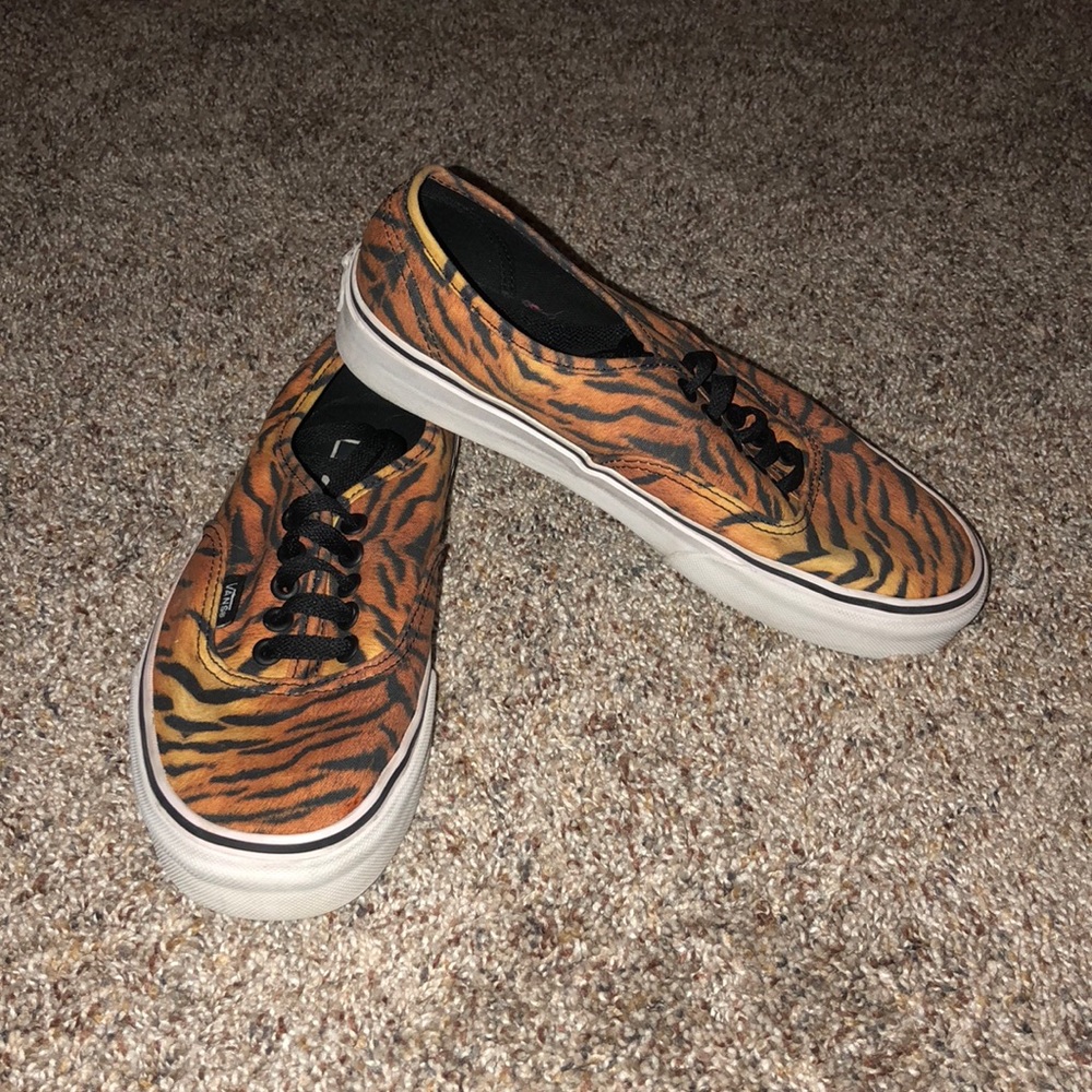 tiger print vans